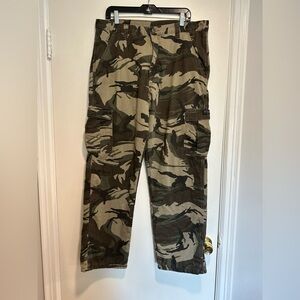 Wrangler Mens 36x32 Fleece Lined Camo Loose Fit Cargo Pants. Camouflage.